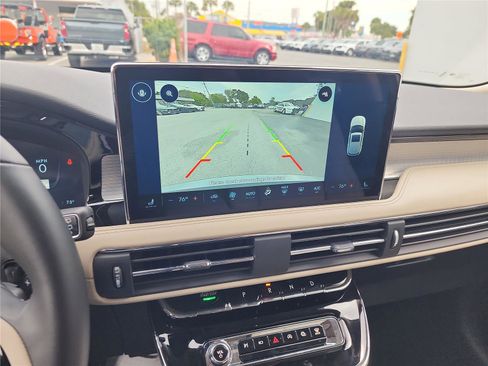 New 2026 Lincoln Corsair Premiere image 29