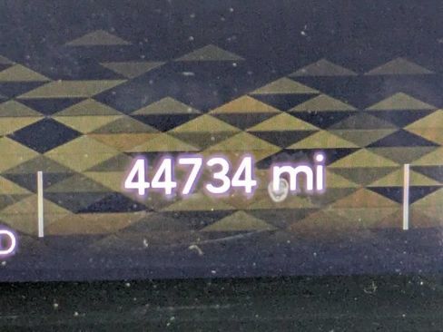 Used 2023 Jeep Wrangler Unlimited Sahara w/ Cold Weather Group AWD/4WD image 29