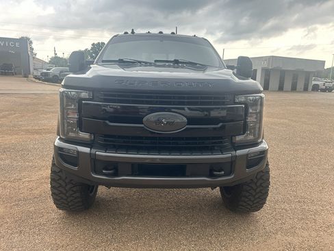 Used 2019 Ford F350 Lariat AWD/4WD image 6