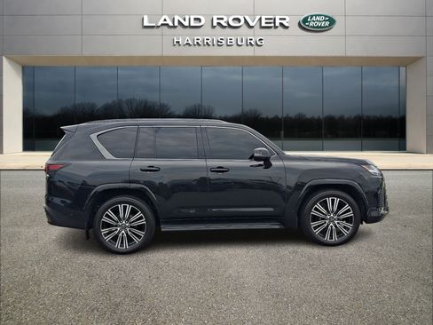 Used 2024 Lexus LX 600 4WD w/ Appearance Package image 5
