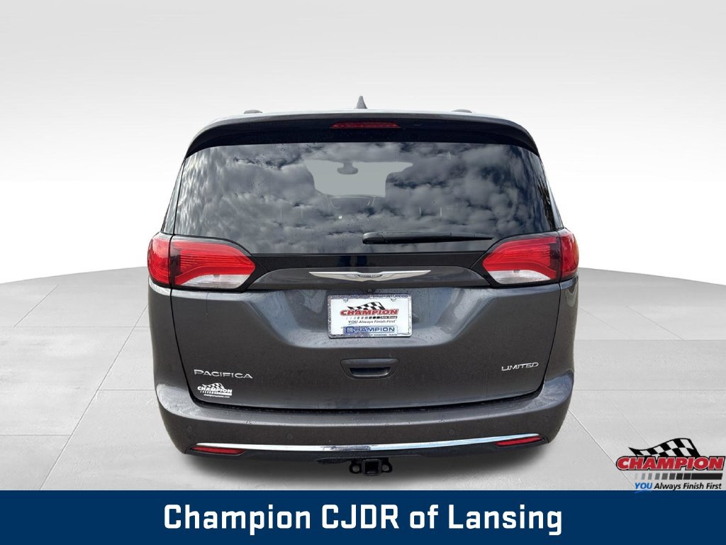 Used 2017 Chrysler Pacifica Limited FWD image 7
