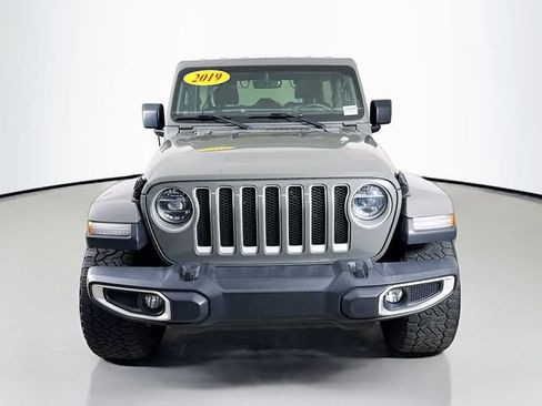 Used 2019 Jeep Wrangler Unlimited Sahara w/ Uconnect 4C Nav & Sound Group AWD/4WD image 2