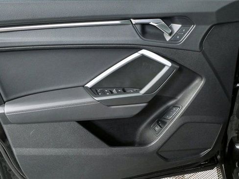 Used 2025 Audi Q3 2.0T Premium w/ Convenience Package image 6