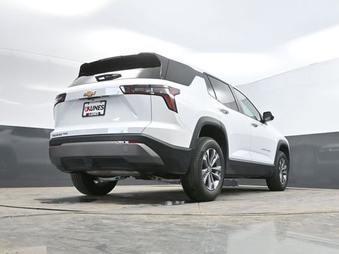 Used 2025 Chevrolet Equinox LT AWD/4WD image 38