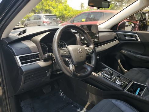 Used 2023 Mitsubishi Outlander SE FWD image 23