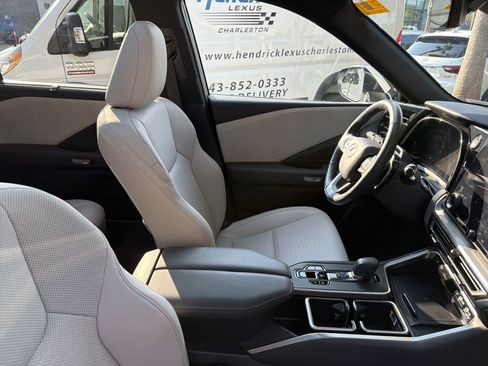 Used 2026 Lexus TX 350 AWD w/ Technology Package image 41