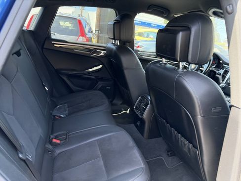 Used 2018 Porsche Macan AWD/4WD image 6