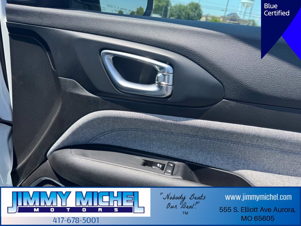Used 2024 Jeep Compass Latitude AWD/4WD image 16