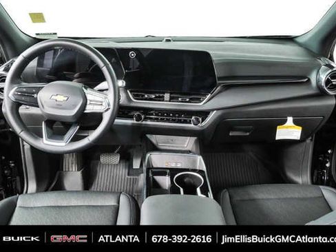 Used 2025 Chevrolet Equinox LT w/ Convenience Package II FWD image 17