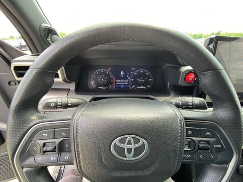 Used 2025 Toyota 4Runner TRD Off-Road Premium w/ Tow Technology Package AWD/4WD image 13