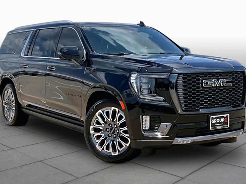 Used 2024 GMC Yukon XL Denali Ultimate AWD/4WD image 3
