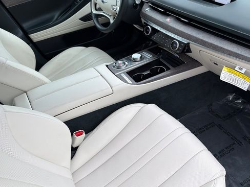 Used 2024 Genesis G80 image 16