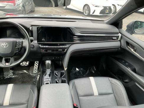 Used 2025 Toyota Camry SE FWD image 15