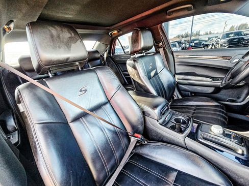 Used 2019 Chrysler 300 S image 15