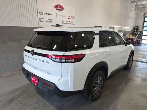 Certified 2025 Nissan Pathfinder S AWD/4WD image 3