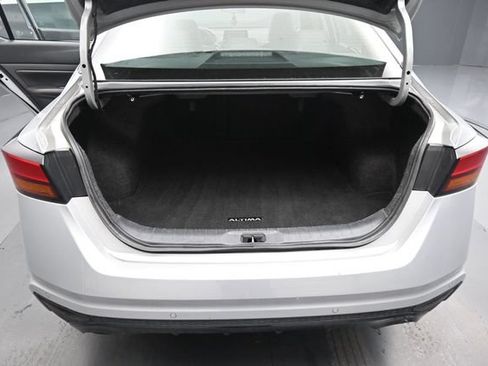 Used 2023 Nissan Altima 2.5 SR FWD image 13
