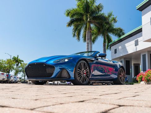 Used 2022 Aston Martin DBS Superleggera Volante RWD image 14