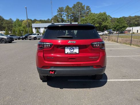 Used 2025 Jeep Compass Trailhawk AWD/4WD image 10