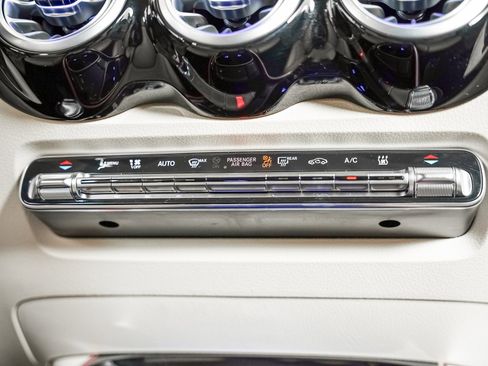 Certified 2023 Mercedes-Benz EQB 300 4MATIC image 19