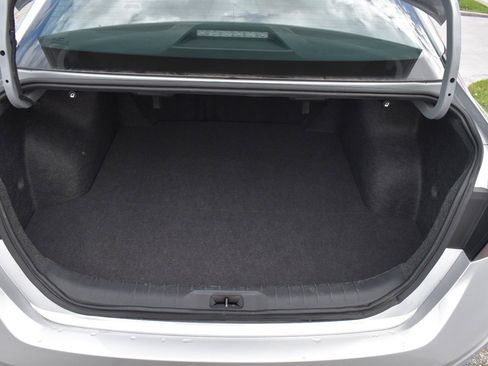 Used 2024 Nissan Altima 2.5 SV FWD image 45