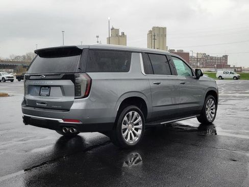 New 2026 Chevrolet Suburban Premier image 2