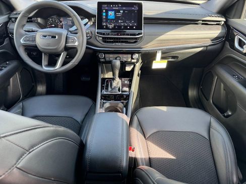 New 2026 Jeep Compass Latitude AWD/4WD image 8