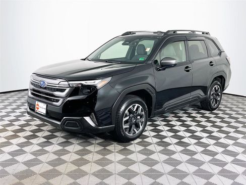 Certified 2025 Subaru Forester Premium image 3