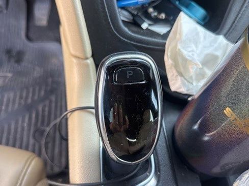 Used 2018 Cadillac XT5 Luxury w/ Driver Awareness Package image 12