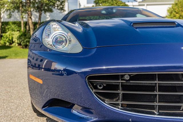Used 2012 Ferrari California RWD image 67