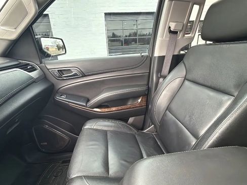 Used 2017 Chevrolet Suburban LT image 35