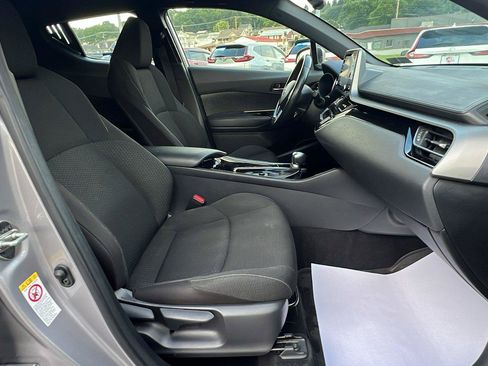 Used 2019 Toyota C-HR XLE FWD image 13