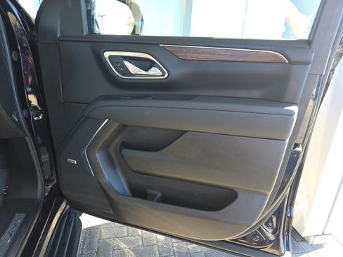 Used 2024 Chevrolet Tahoe High Country image 9