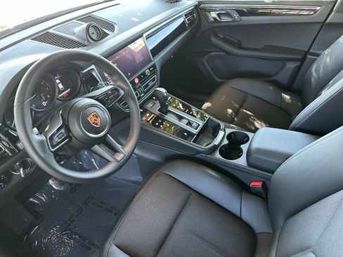 New 2026 Porsche Macan AWD/4WD image 4