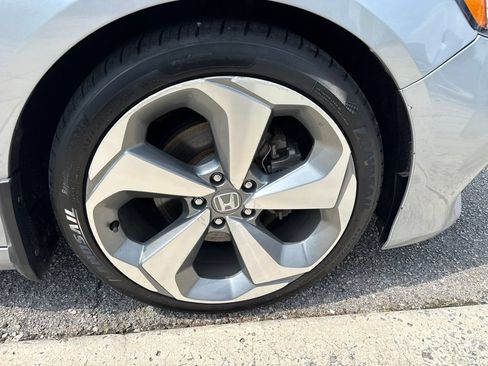 Used 2018 Honda Accord Touring image 33