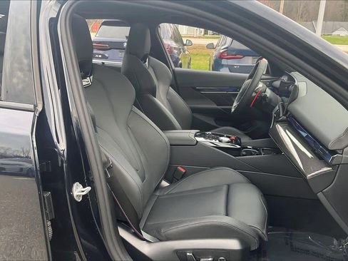 Used 2026 BMW M5 w/ Executive Package image 8