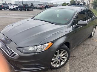 Used 2017 Ford Fusion SE image 1
