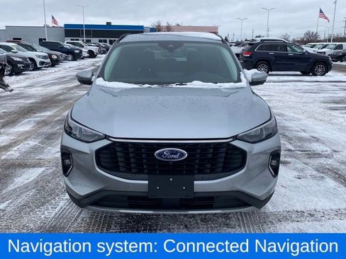 Used 2023 Ford Escape Platinum image 2