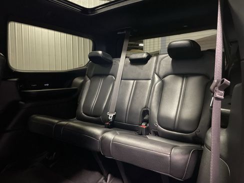 Used 2022 Jeep Wagoneer Series III w/ Premium Group I AWD/4WD image 26