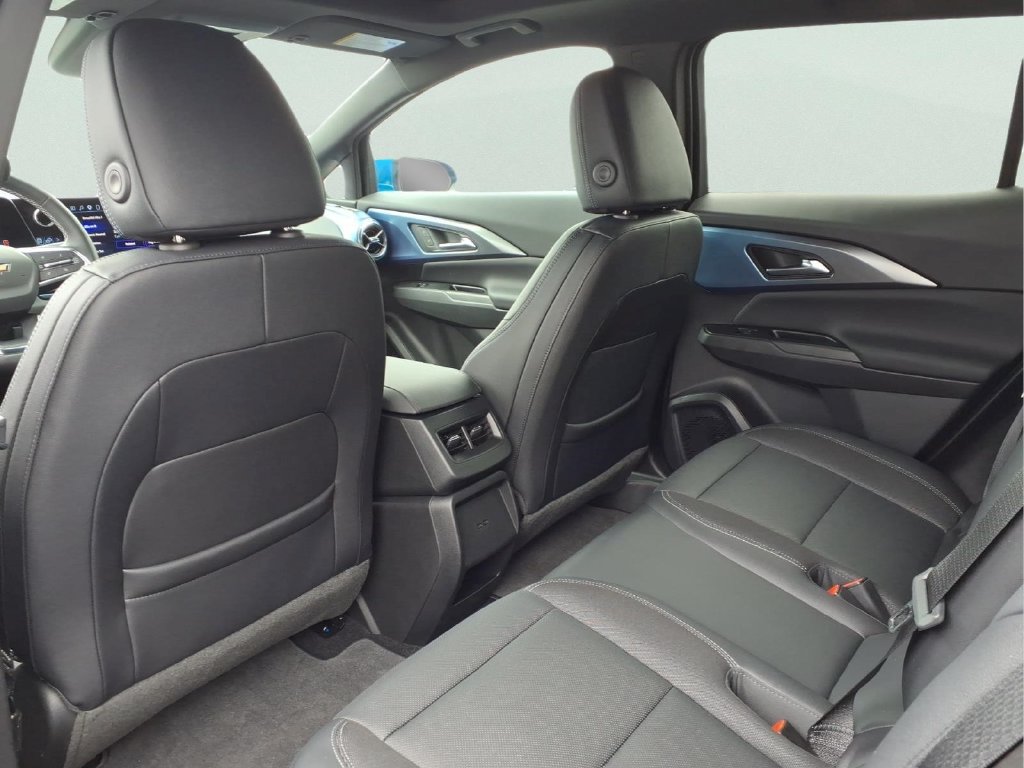 Certified 2024 Chevrolet Equinox EV LT FWD image 23