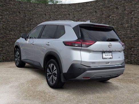 Used 2022 Nissan Rogue SV w/ SV Premium Package FWD image 5