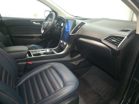 Used 2022 Ford Edge SEL w/ Sport Appearance Package image 4