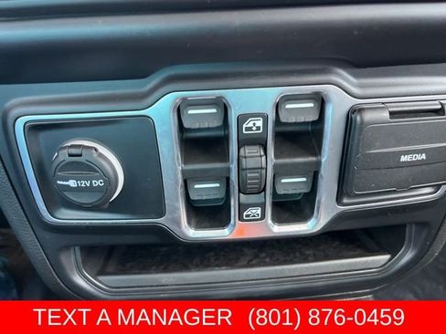 Used 2023 Jeep Gladiator Overland AWD/4WD image 25
