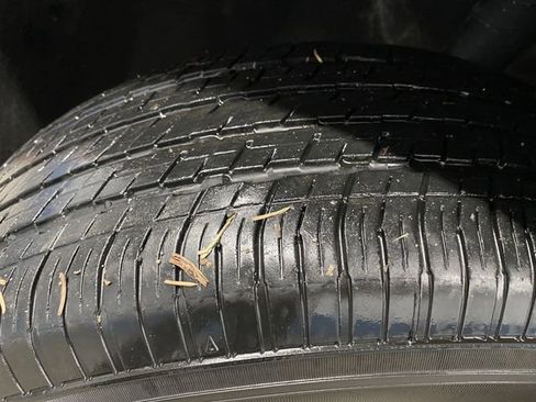 Used 2018 Chrysler Pacifica Touring-L image 38