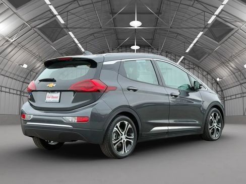 Used 2017 Chevrolet Bolt Premier w/ Driver Confidence II Package image 7