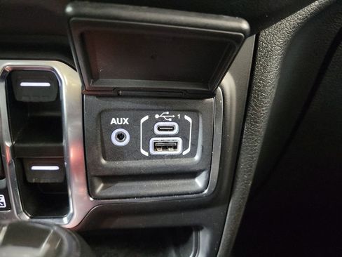 Used 2025 Jeep Wrangler Unlimited Sahara w/ Safety Group image 22