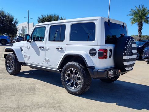 Used 2024 Jeep Wrangler Sahara w/ Technology Group image 6