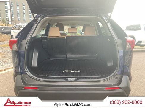 Used 2022 Toyota RAV4 XLE image 19