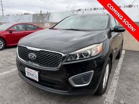 Used 2016 Kia Sorento LX w/ LX Convenience Package FWD image 2