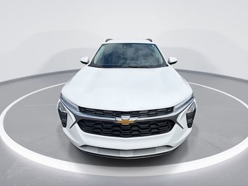 New 2026 Chevrolet Trax LT image 3