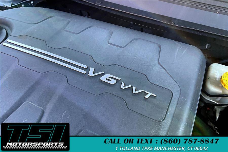 Used 2017 Jeep Cherokee Overland AWD/4WD image 35